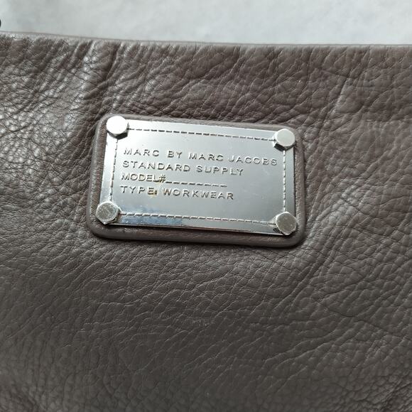 Marc by Marc Jacobs Gray Pebbled Leather Zipper Closure Crossbody Bag - Picture 5 of 16